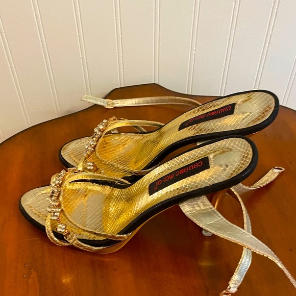 NWOT Korean brand Chuanc MC1 gold heels - Picture 3 of 8